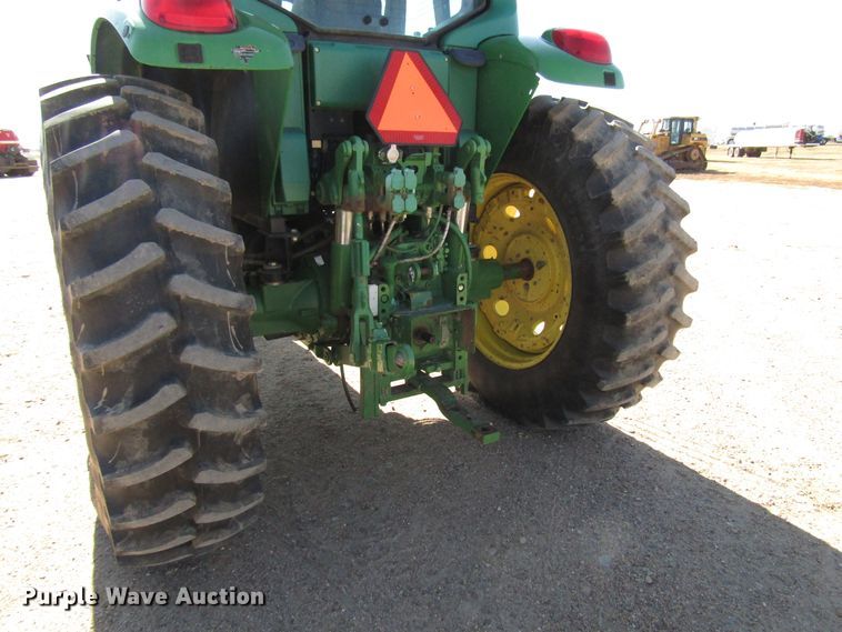 image for item DG0323 2004 John Deere 7320 tractor