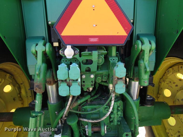 image for item DG0323 2004 John Deere 7320 tractor