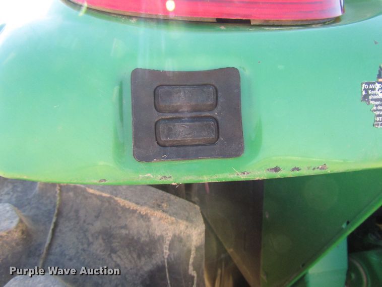 image for item DG0323 2004 John Deere 7320 tractor