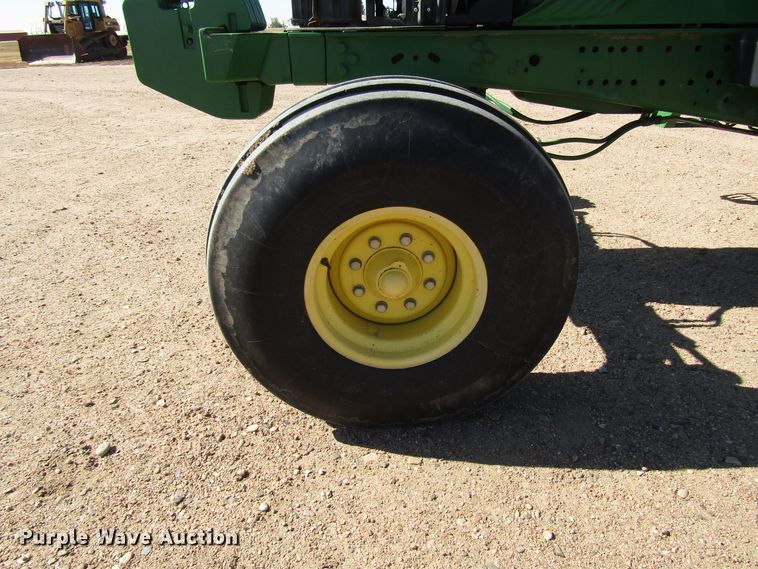 image for item DG0323 2004 John Deere 7320 tractor