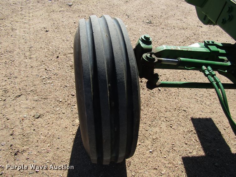 image for item DG0323 2004 John Deere 7320 tractor