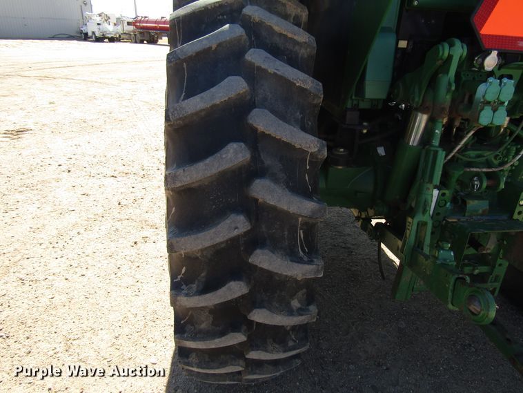 image for item DG0323 2004 John Deere 7320 tractor