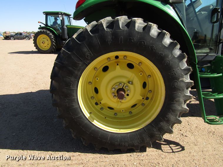 image for item DG0323 2004 John Deere 7320 tractor