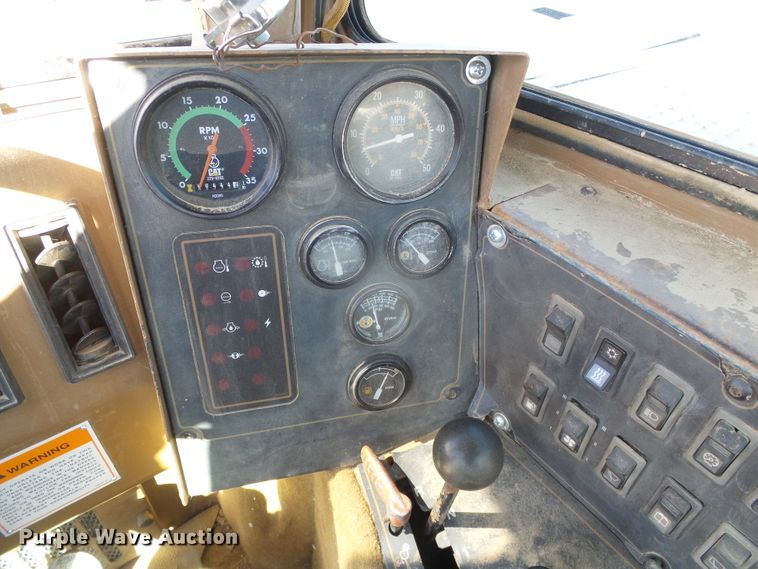 image for item DG0326 1995 Caterpillar 615C elevating scraper