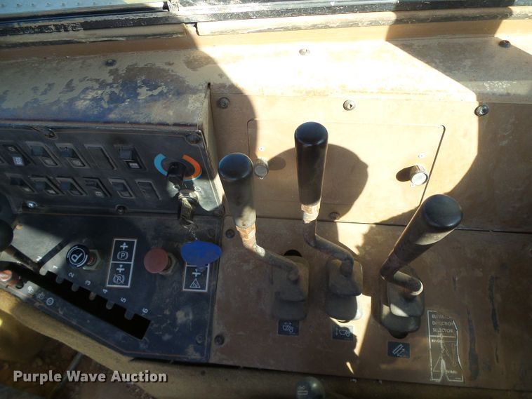 image for item DG0326 1995 Caterpillar 615C elevating scraper