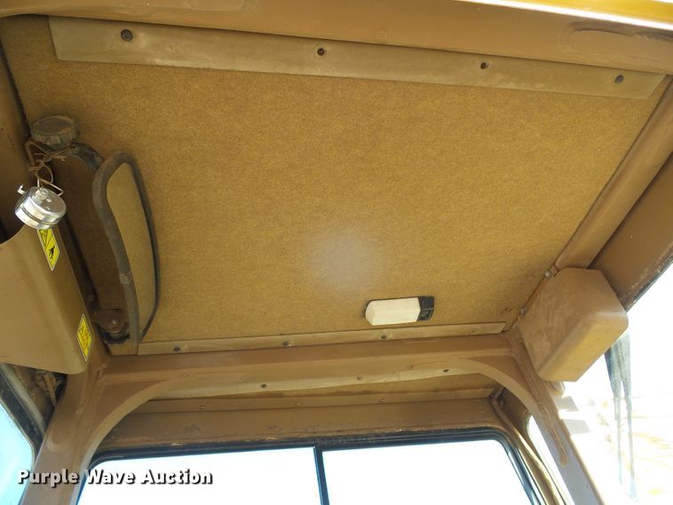 image for item DG0326 1995 Caterpillar 615C elevating scraper