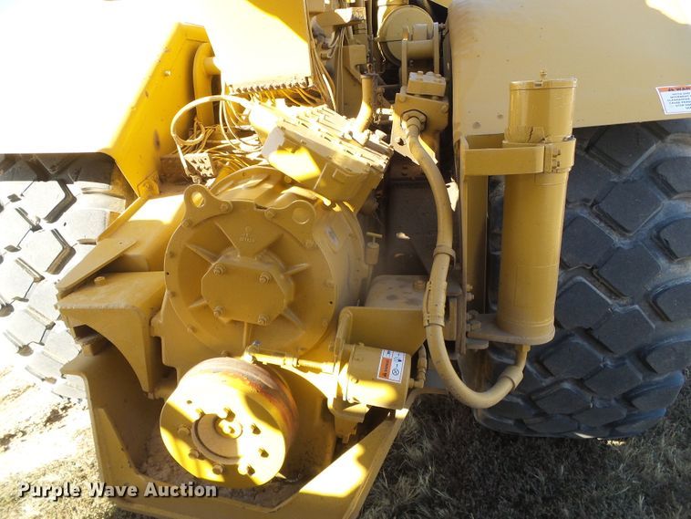 image for item DG0326 1995 Caterpillar 615C elevating scraper