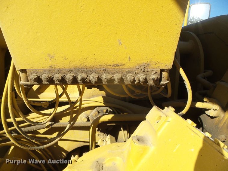 image for item DG0326 1995 Caterpillar 615C elevating scraper