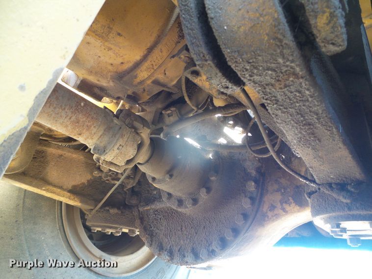 image for item DG0326 1995 Caterpillar 615C elevating scraper