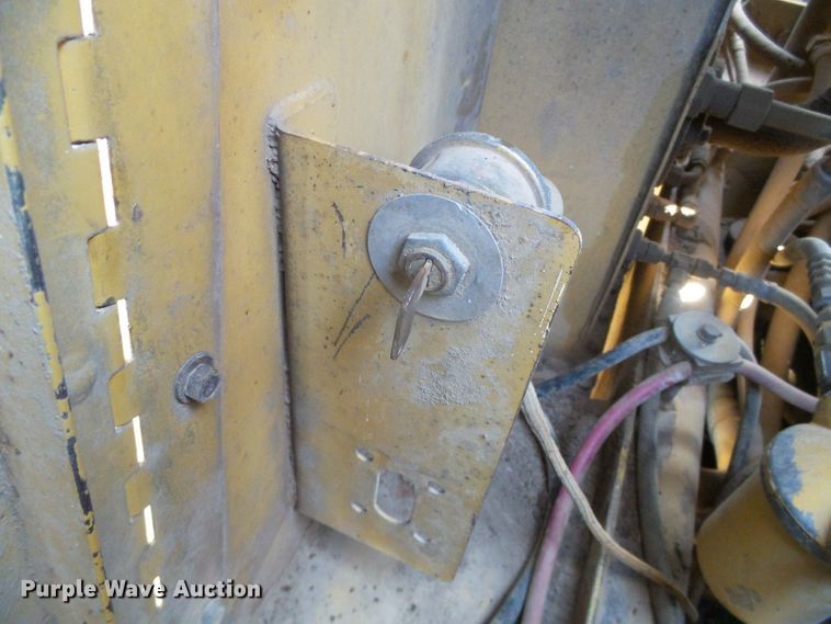 image for item DG0326 1995 Caterpillar 615C elevating scraper