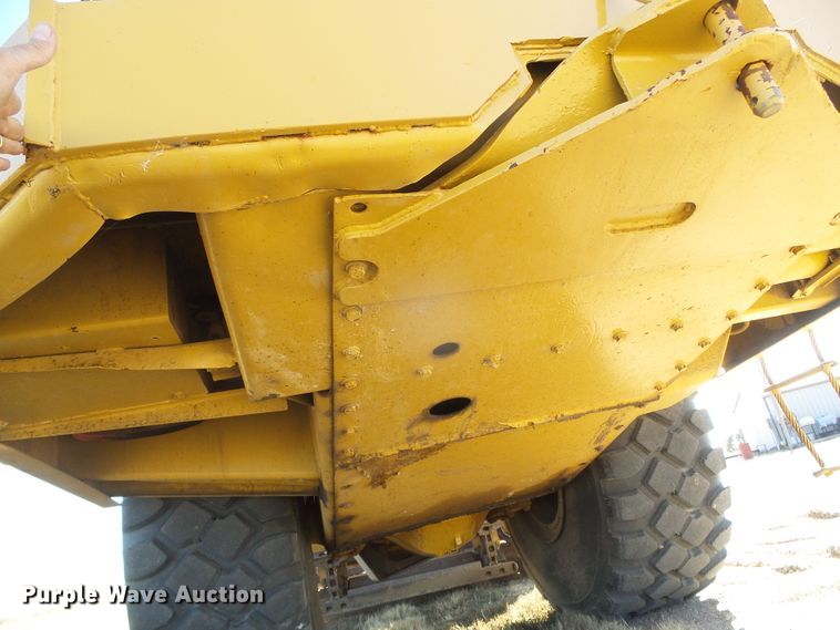 image for item DG0326 1995 Caterpillar 615C elevating scraper