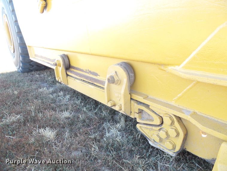 image for item DG0326 1995 Caterpillar 615C elevating scraper