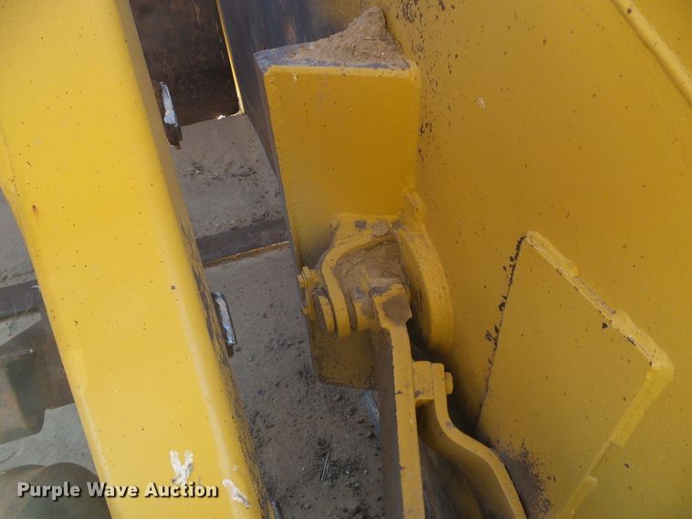 image for item DG0326 1995 Caterpillar 615C elevating scraper