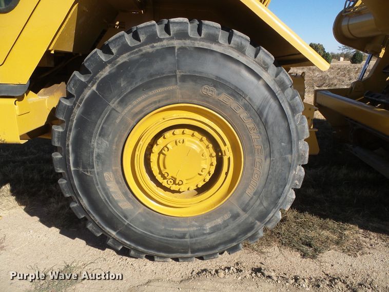 image for item DG0326 1995 Caterpillar 615C elevating scraper