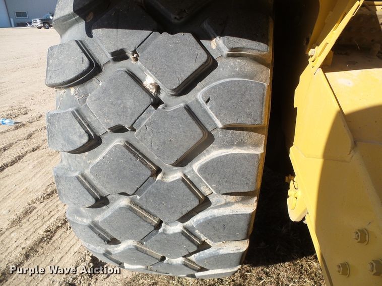 image for item DG0326 1995 Caterpillar 615C elevating scraper