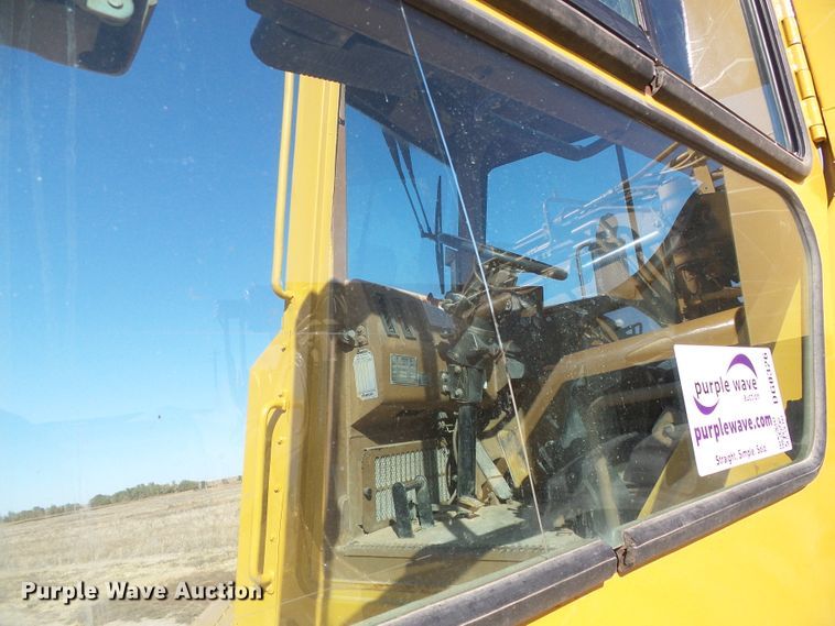 image for item DG0326 1995 Caterpillar 615C elevating scraper