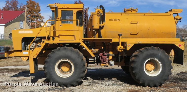 image for item DB10112 Floater Off-Road 4030 vacuum truck