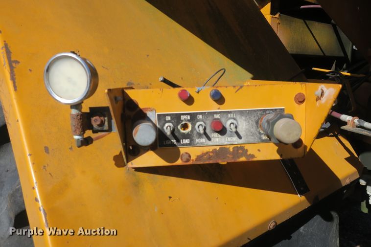 image for item DB10112 Floater Off-Road 4030 vacuum truck