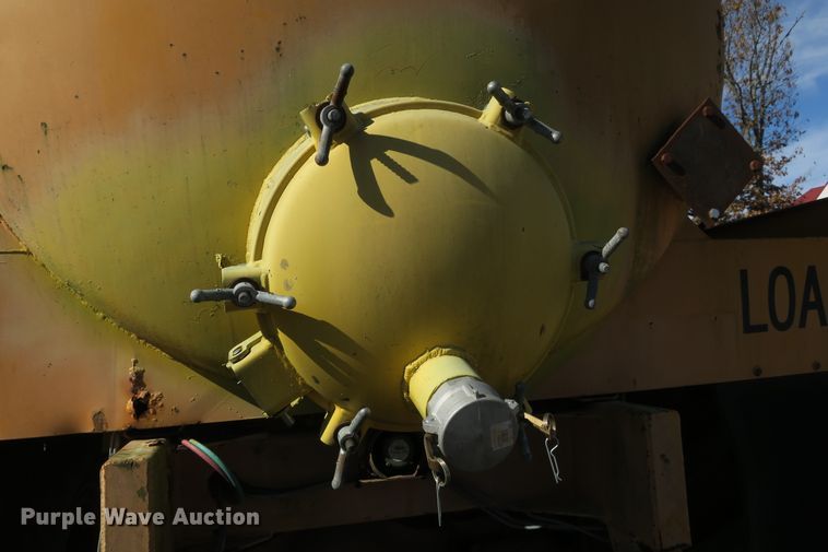 image for item DB10112 Floater Off-Road 4030 vacuum truck