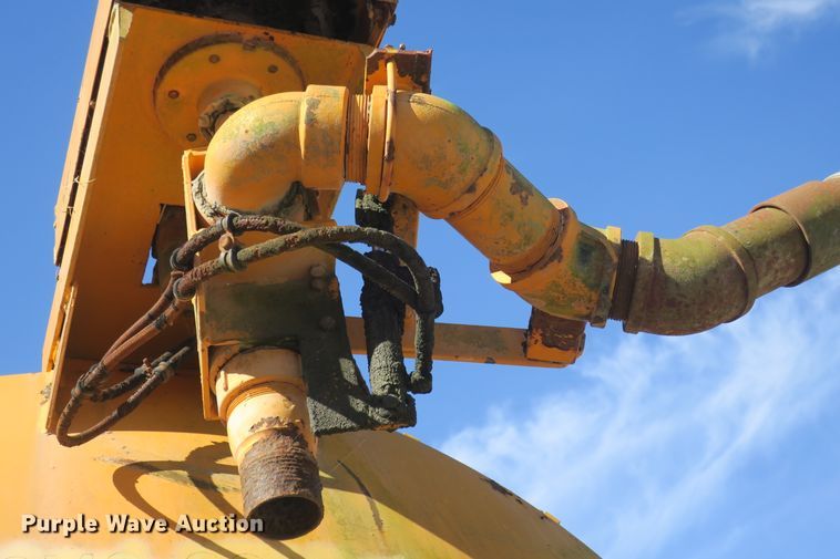 image for item DB10112 Floater Off-Road 4030 vacuum truck