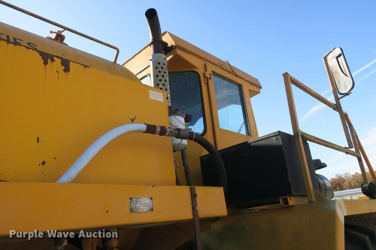 image for item DB10112 Floater Off-Road 4030 vacuum truck