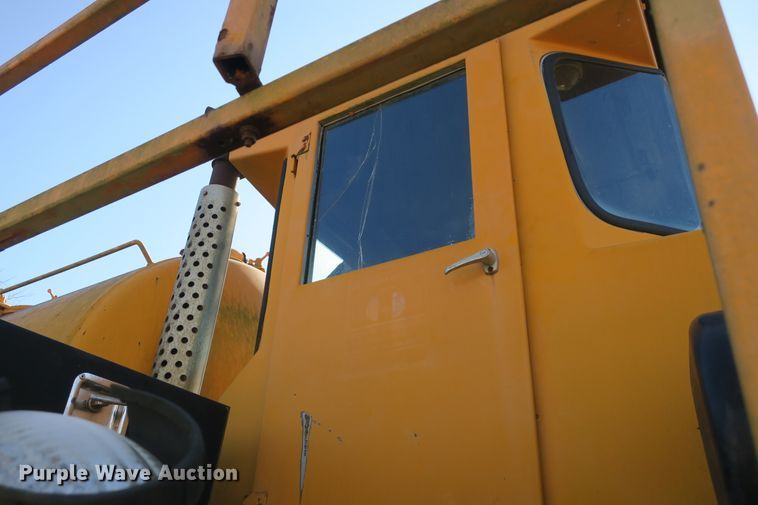 image for item DB10112 Floater Off-Road 4030 vacuum truck