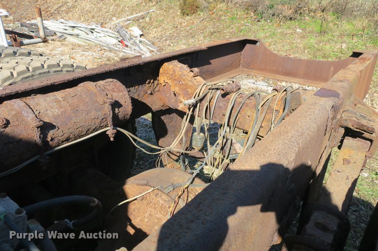 image for item DB10114 1996 Ford F800 truck cab and chassis