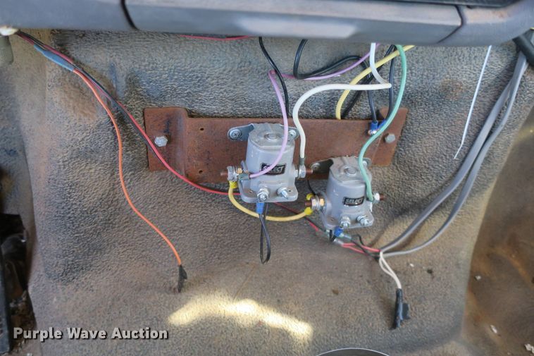 image for item DB10114 1996 Ford F800 truck cab and chassis