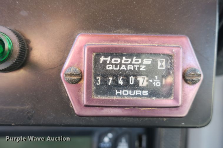 image for item DB10114 1996 Ford F800 truck cab and chassis