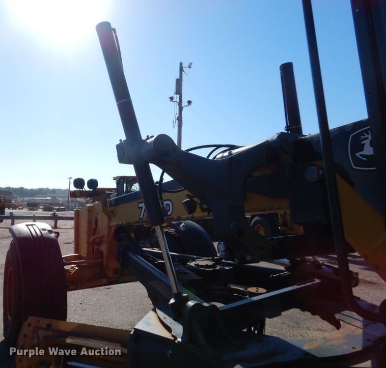 image for item DC4521 2007 John Deere 772D motor grader