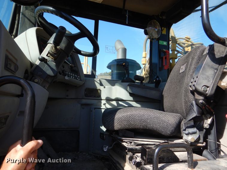 image for item DC4522 2007 Caterpillar 627G conventional scraper