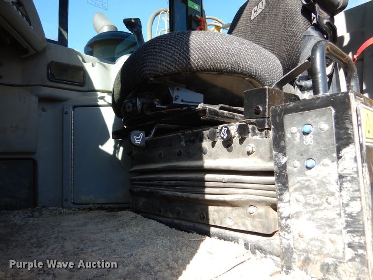 image for item DC4522 2007 Caterpillar 627G conventional scraper