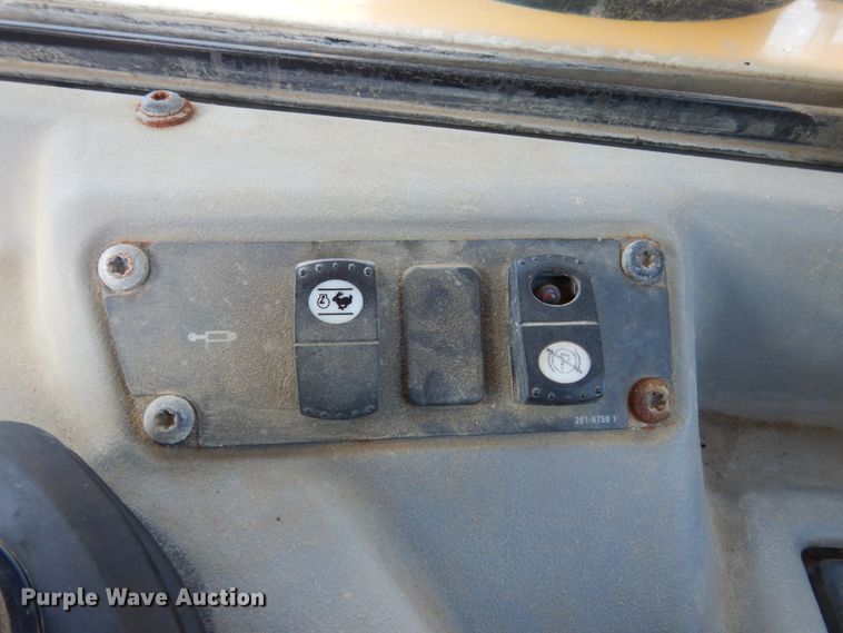 image for item DC4522 2007 Caterpillar 627G conventional scraper