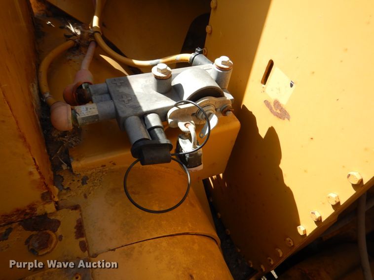 image for item DC4522 2007 Caterpillar 627G conventional scraper