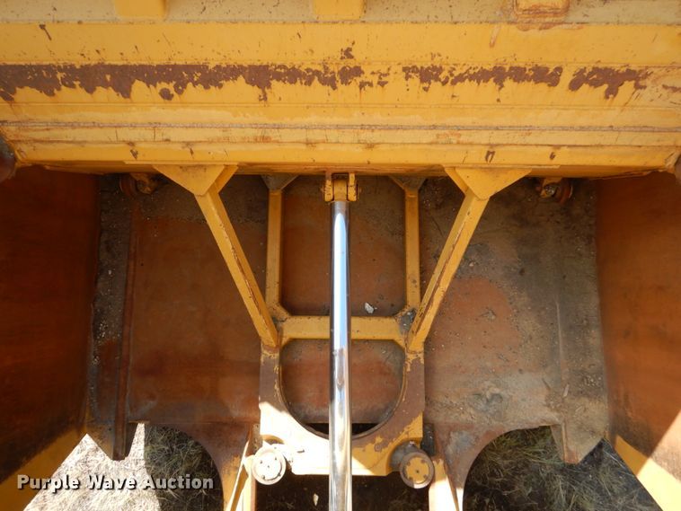 image for item DC4522 2007 Caterpillar 627G conventional scraper