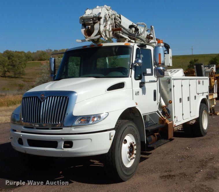 image for item DC4523 2007 International 4400 digger derrick truck