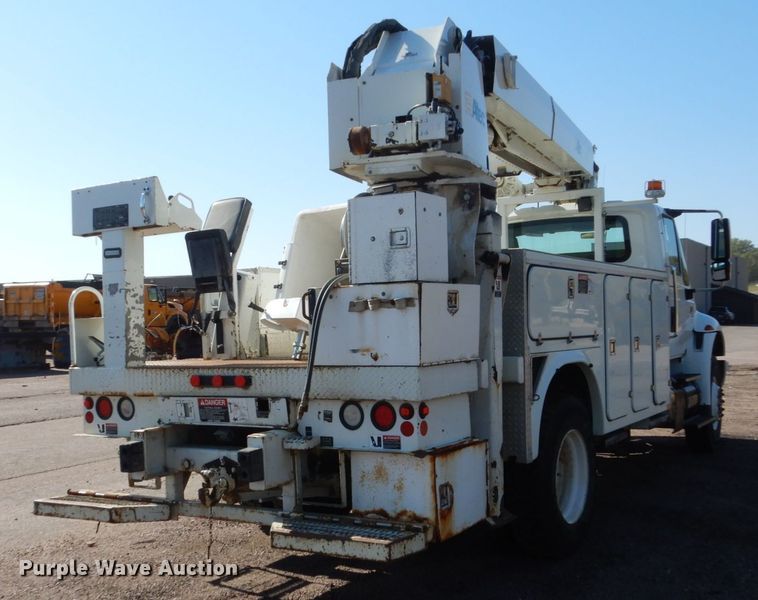 image for item DC4523 2007 International 4400 digger derrick truck