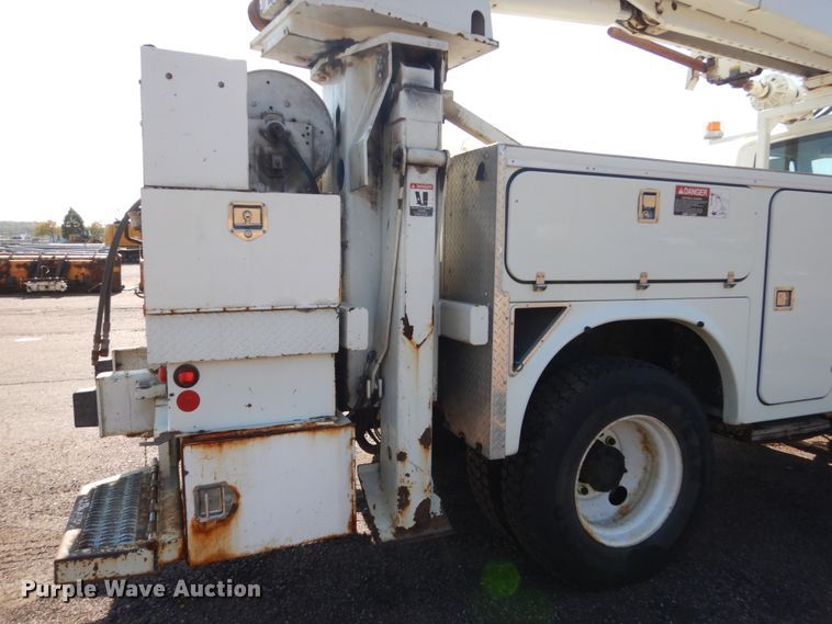 image for item DC4523 2007 International 4400 digger derrick truck