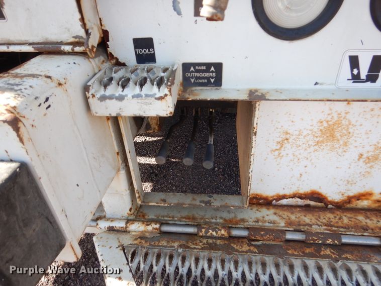 image for item DC4523 2007 International 4400 digger derrick truck