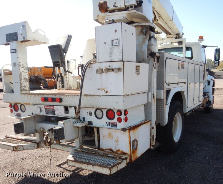 image for item DC4523 2007 International 4400 digger derrick truck