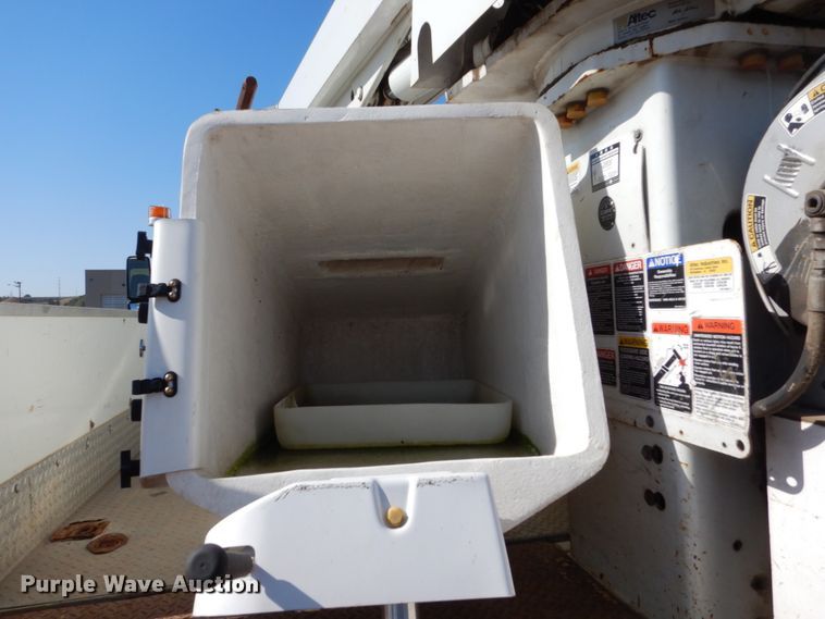 image for item DC4523 2007 International 4400 digger derrick truck