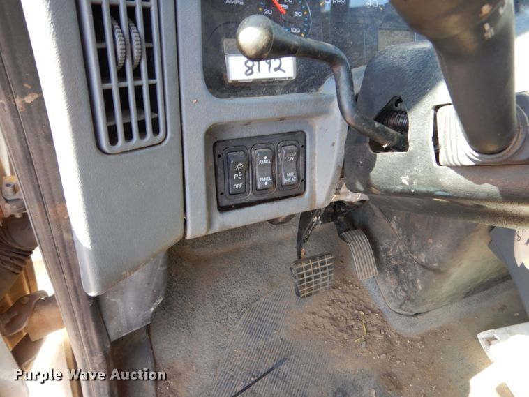 image for item DC4523 2007 International 4400 digger derrick truck