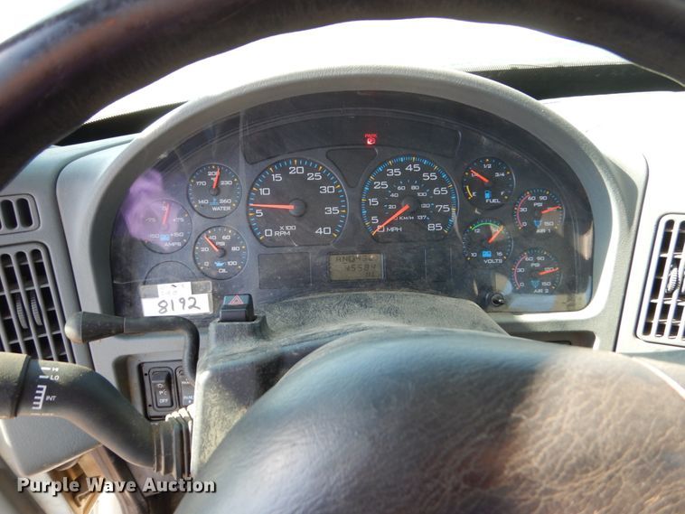 image for item DC4523 2007 International 4400 digger derrick truck