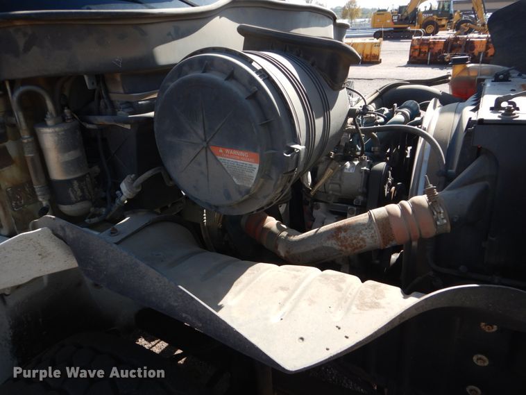 image for item DC4523 2007 International 4400 digger derrick truck