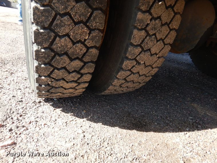 image for item DC4523 2007 International 4400 digger derrick truck