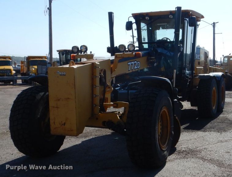 image for item DC4527 2007 John Deere 772D motor grader