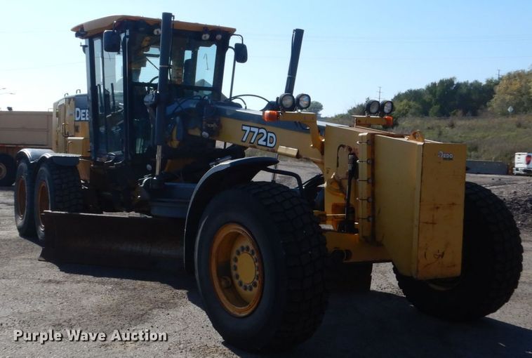 image for item DC4527 2007 John Deere 772D motor grader