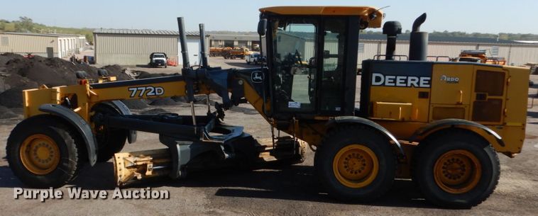 image for item DC4527 2007 John Deere 772D motor grader