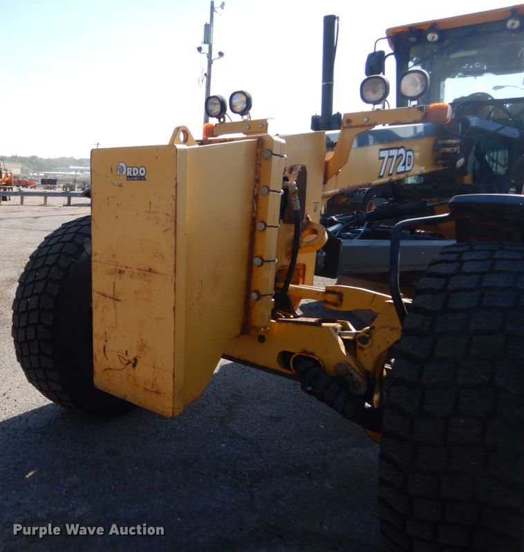 image for item DC4527 2007 John Deere 772D motor grader