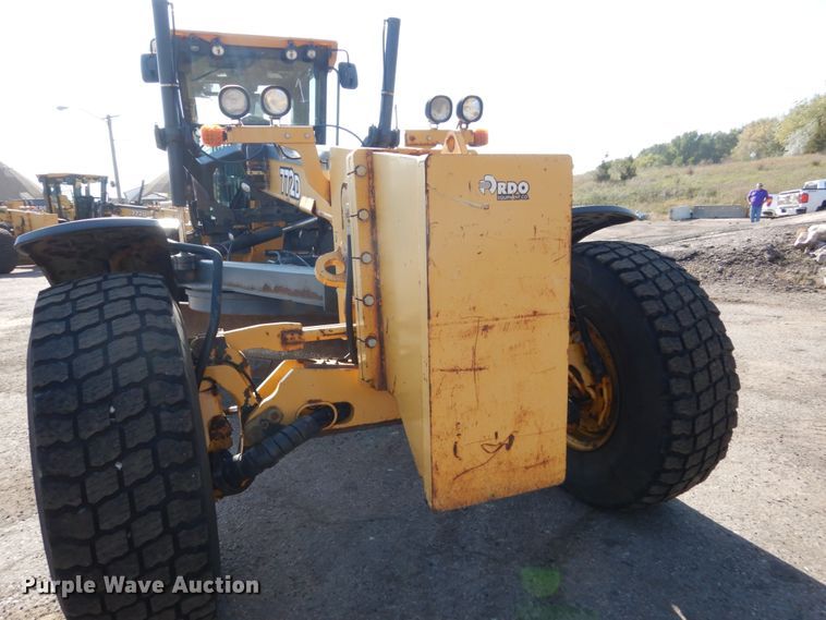 image for item DC4527 2007 John Deere 772D motor grader